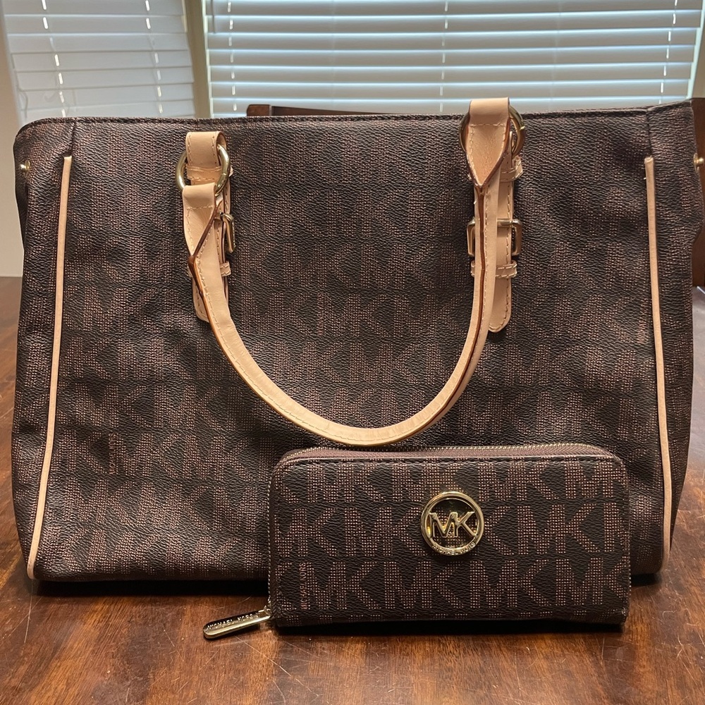 Purse with matching wallet, never used